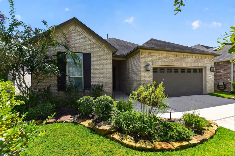 Photo 2 of 392 Connemara Drive, Spring, TX