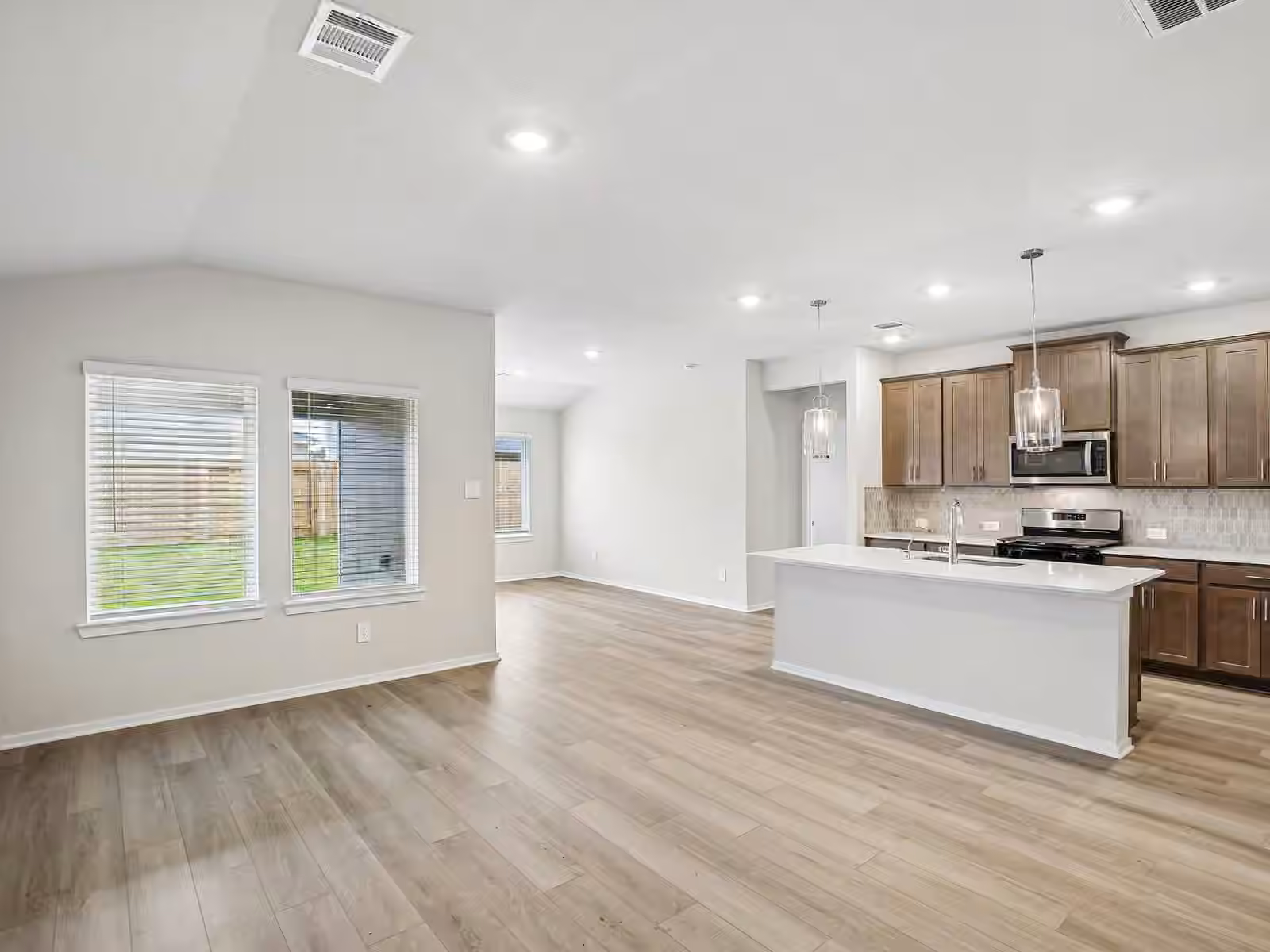 Photo 3 of 17327 Remington Meadows Street, Waller, TX