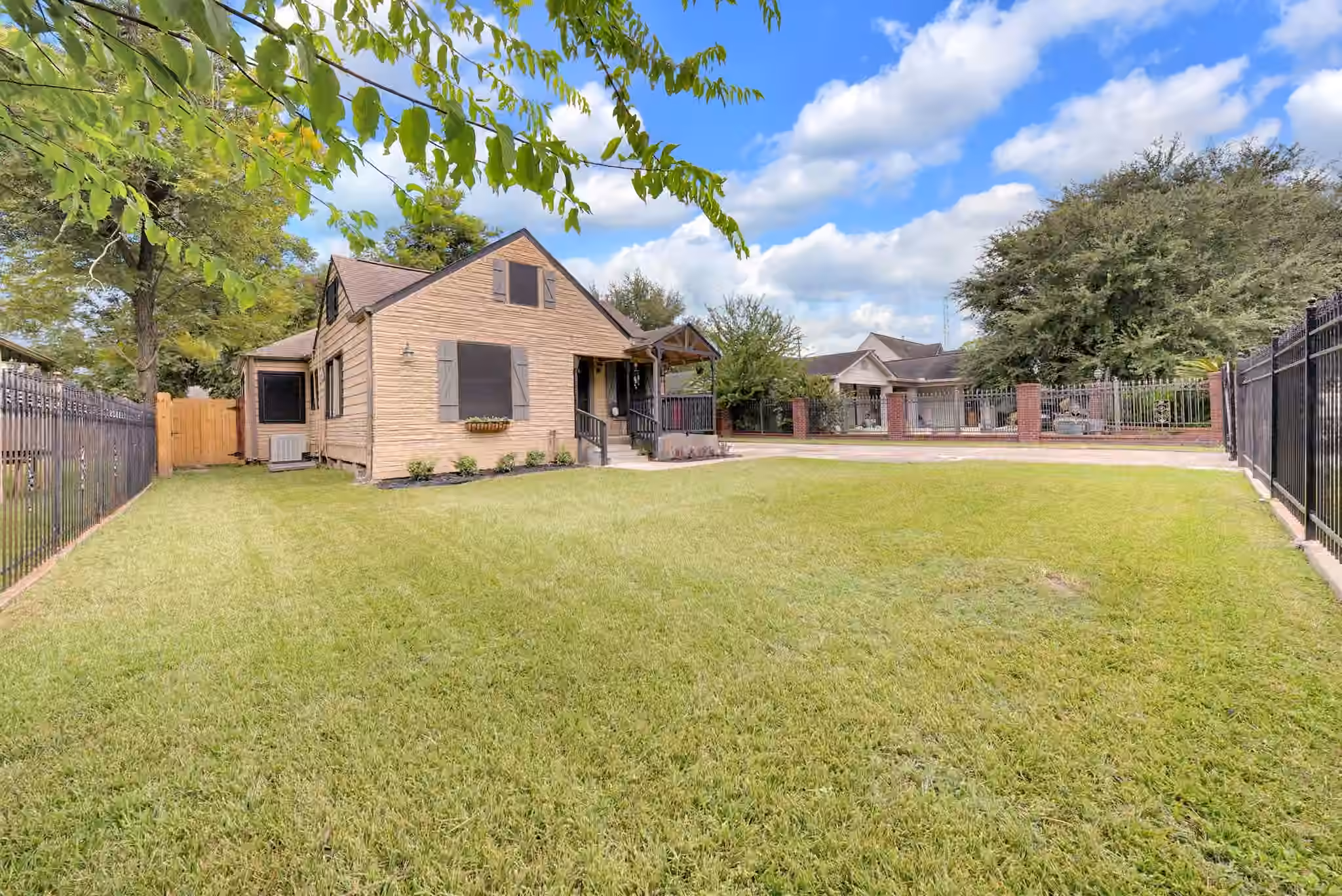 Photo 4 of 1103 Beckman Street, Houston, TX 77076