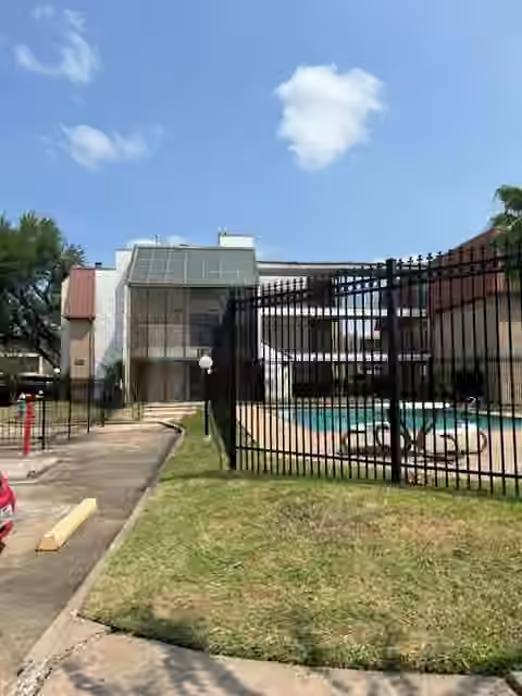 Photo of 10110 Forum West Drive 422, Houston, TX