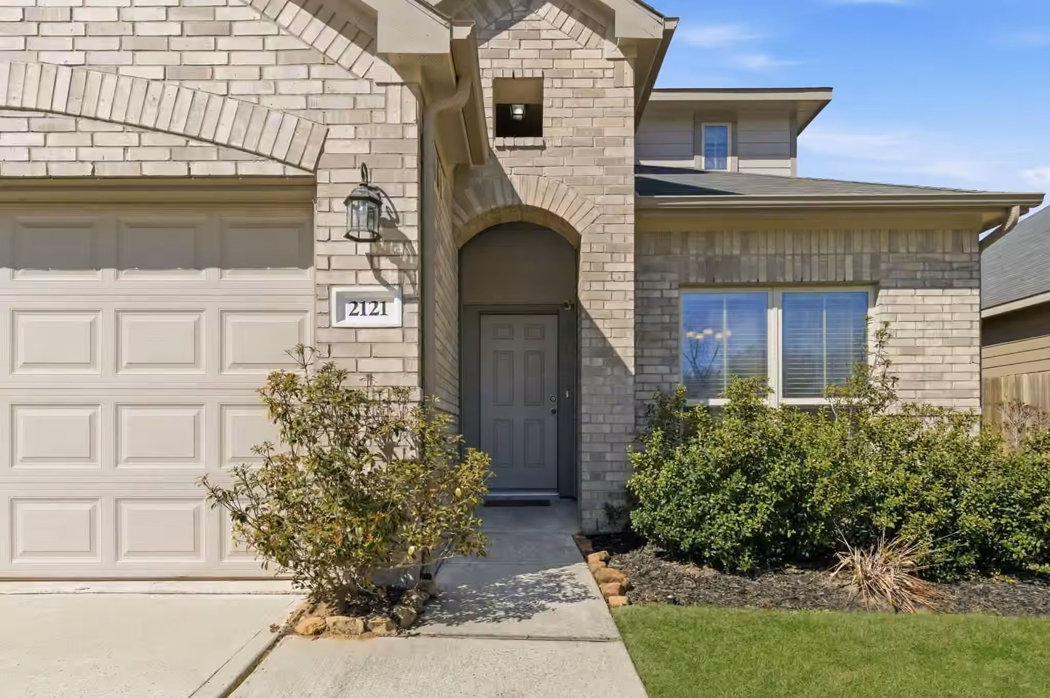 Photo 2 of 2121 Cedar Way Dr, Conroe, TX