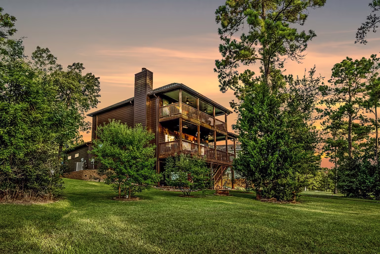 Photo 3 of 48 Hillsborough Drive, Huntsville, TX