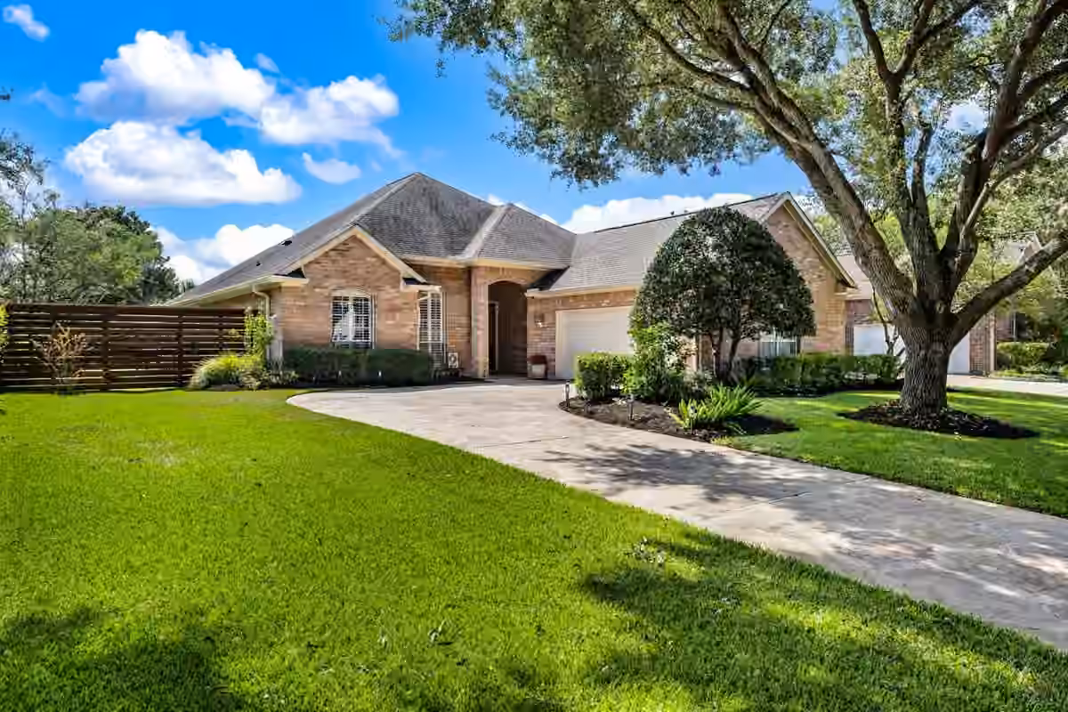 Photo of 4 Crestwood Circle, Sugar Land, TX 77478