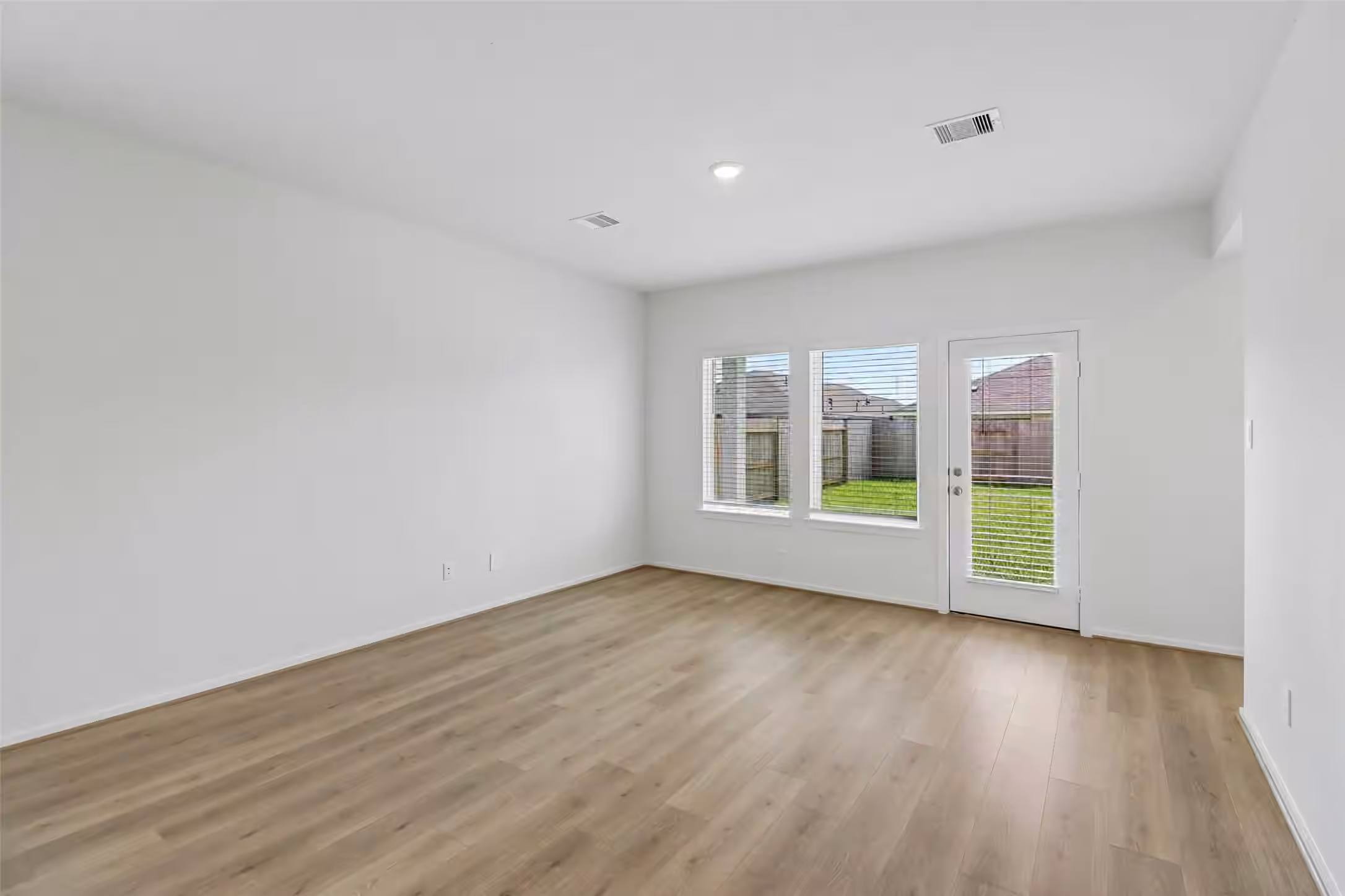 Photo 6 of 17323 Remington Meadows Street, Waller, TX