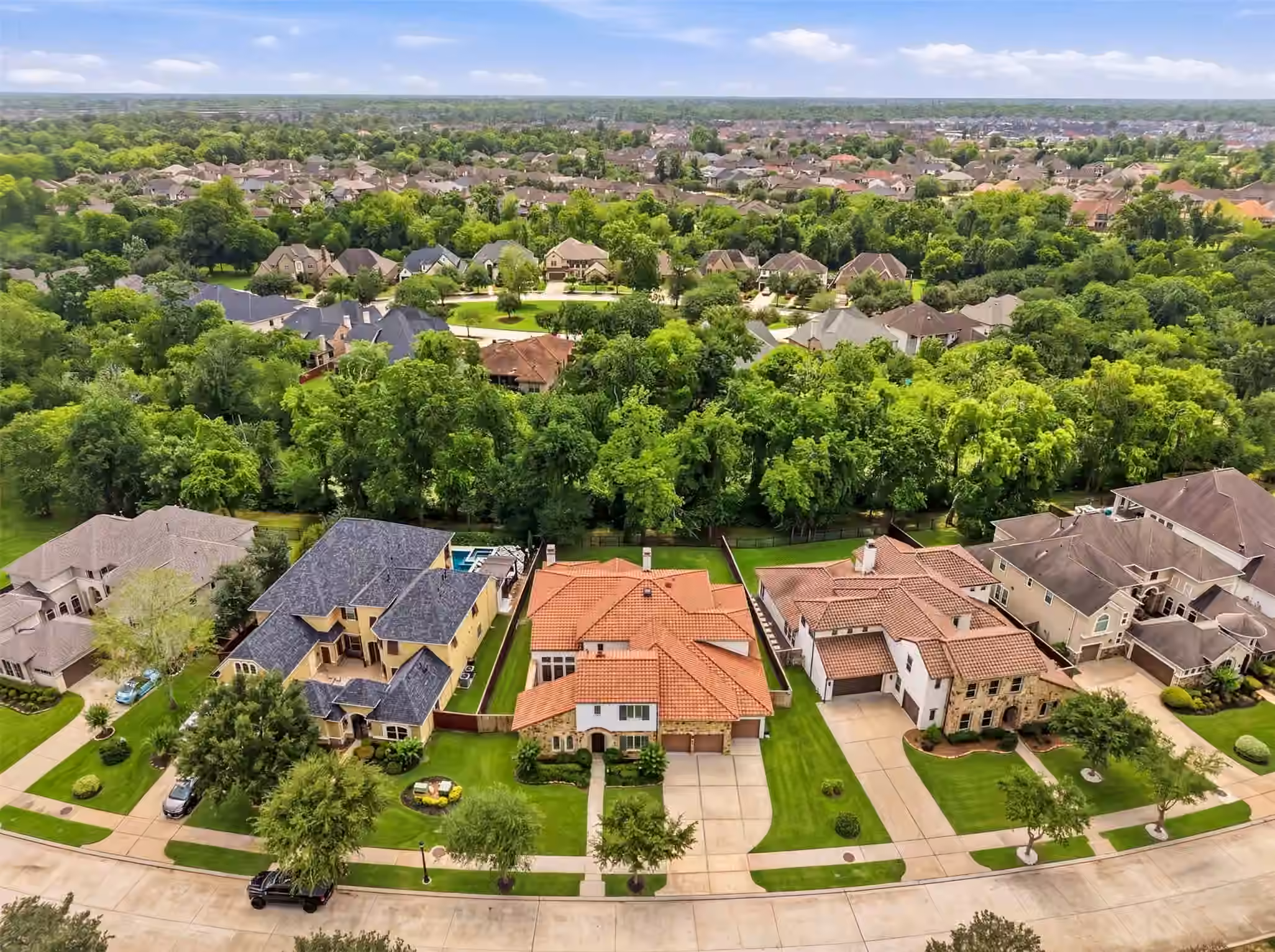 Photo 3 of 6139 Logan Creek Lane, Sugar Land, TX