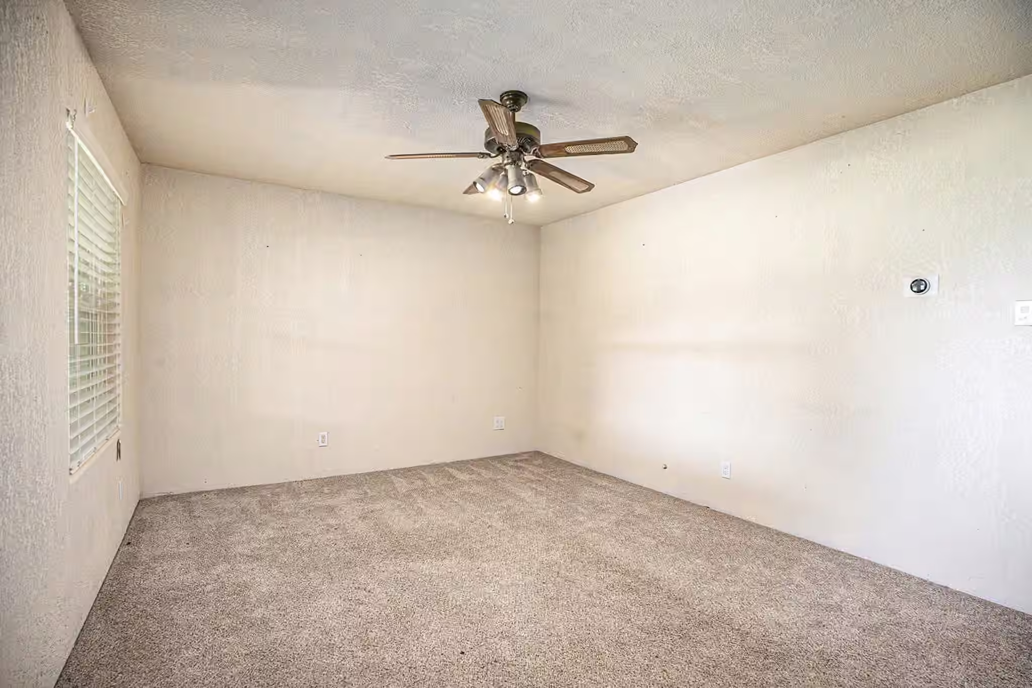 Photo 4 of 4028 Avenue N 1/2, Santa Fe, TX