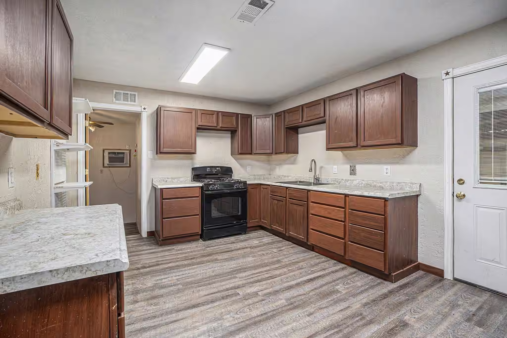 Photo 6 of 4028 Avenue N 1/2, Santa Fe, TX