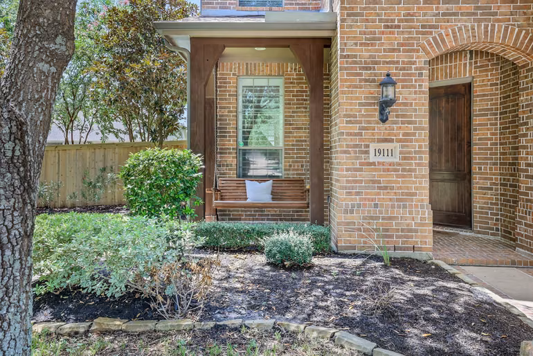 Photo 6 of 19111 Royal Cove Circle, Cypress, TX