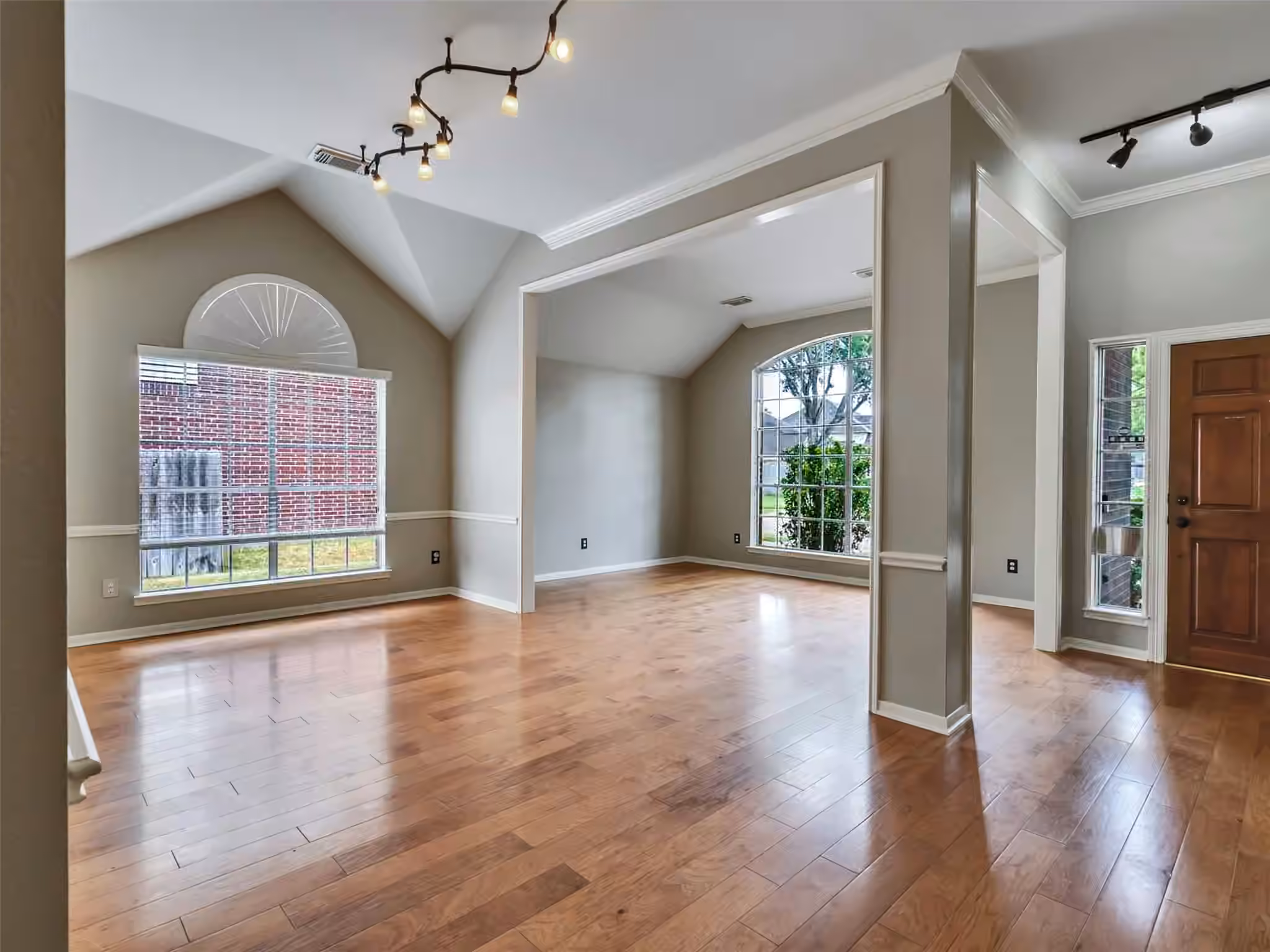 Photo 3 of 3407 Magnolia Trail, Houston, TX