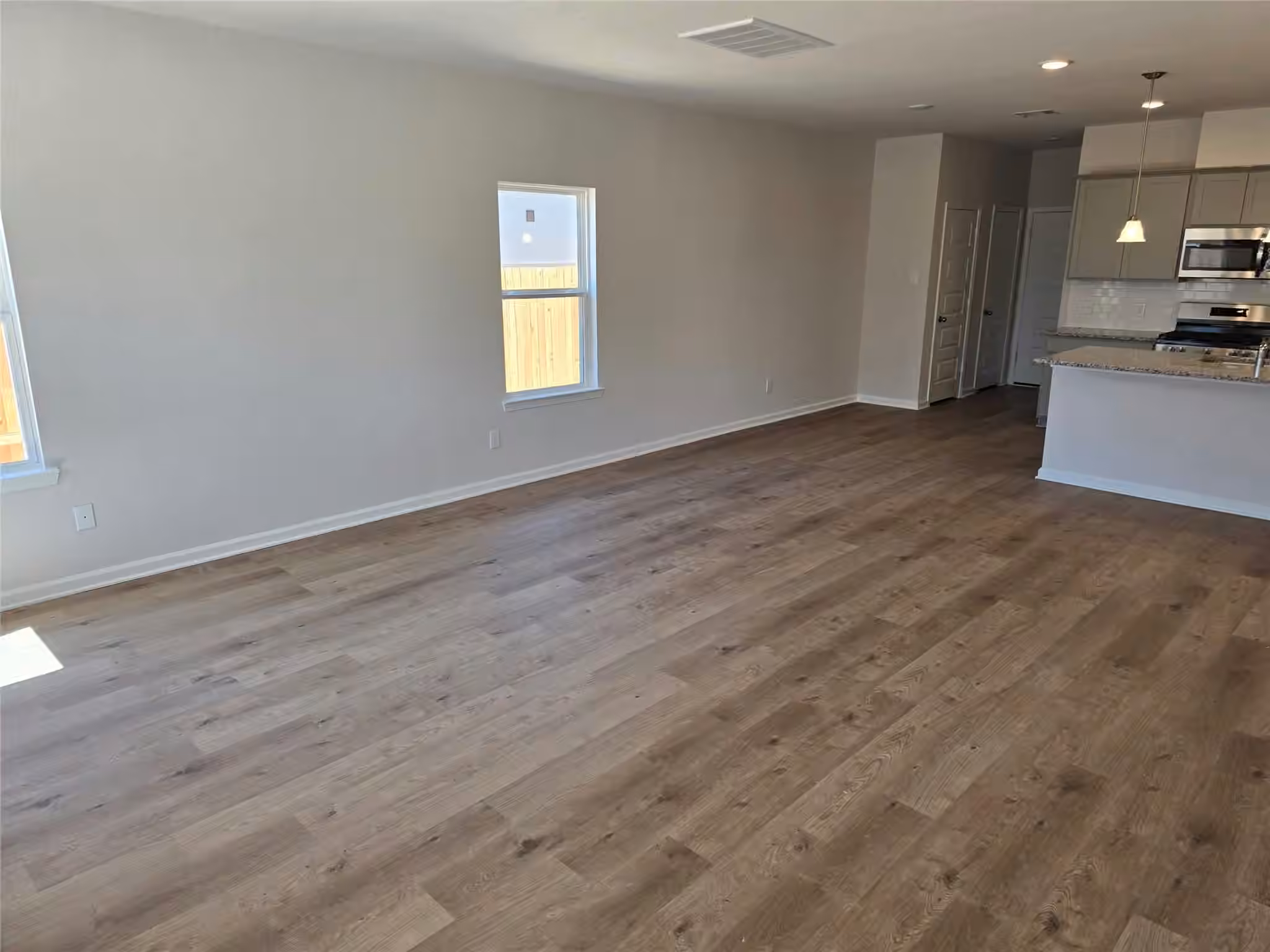 Photo 4 of 1920 N Riverside Circle, Dayton, TX