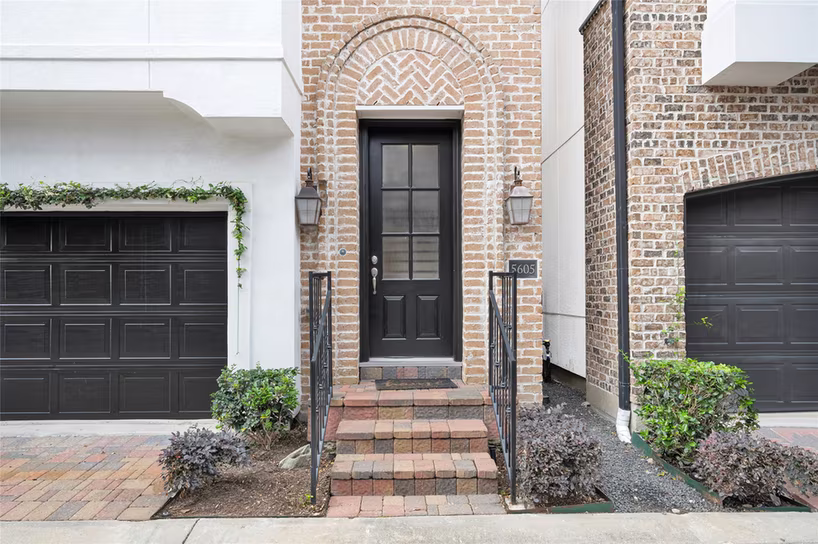 Photo 3 of 5605 Cohn Meadow Lane, Houston, TX