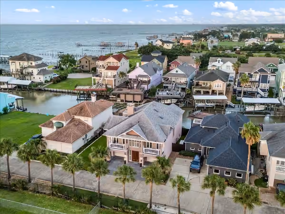 Photo 4 of 123 Port Street, San Leon, TX