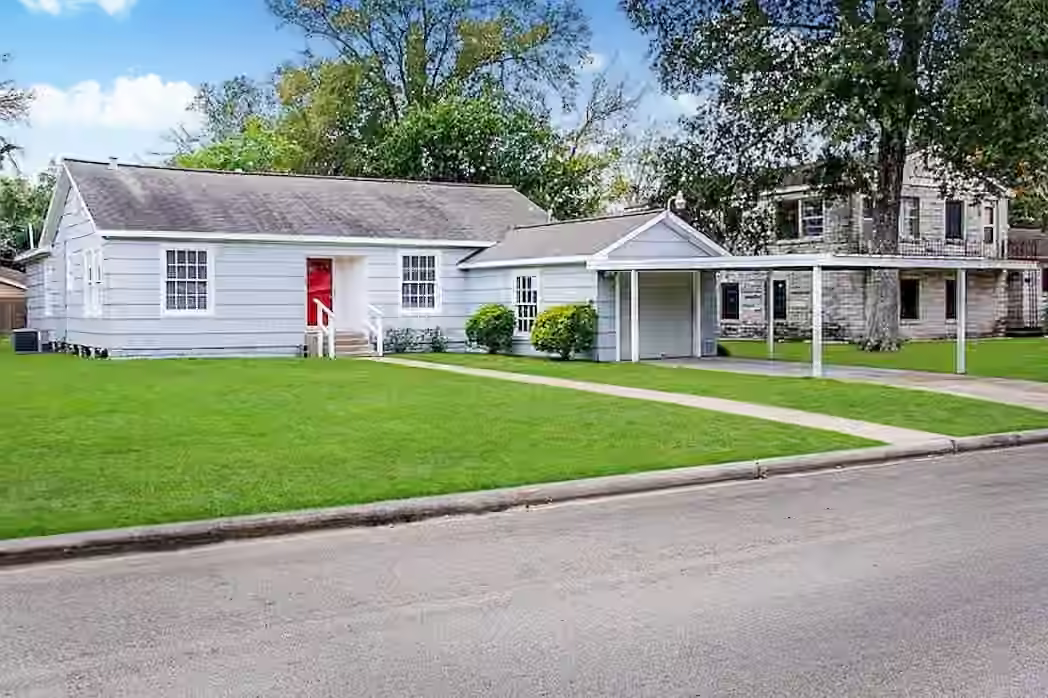 Photo of 105 Live Oak Street, Baytown, TX 77520