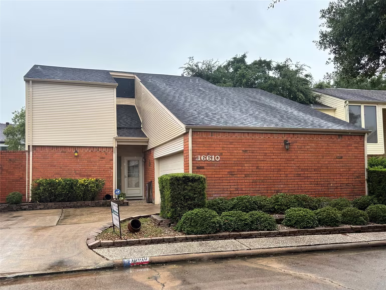 Photo 3 of 16610 Bentshire Way, Houston, TX