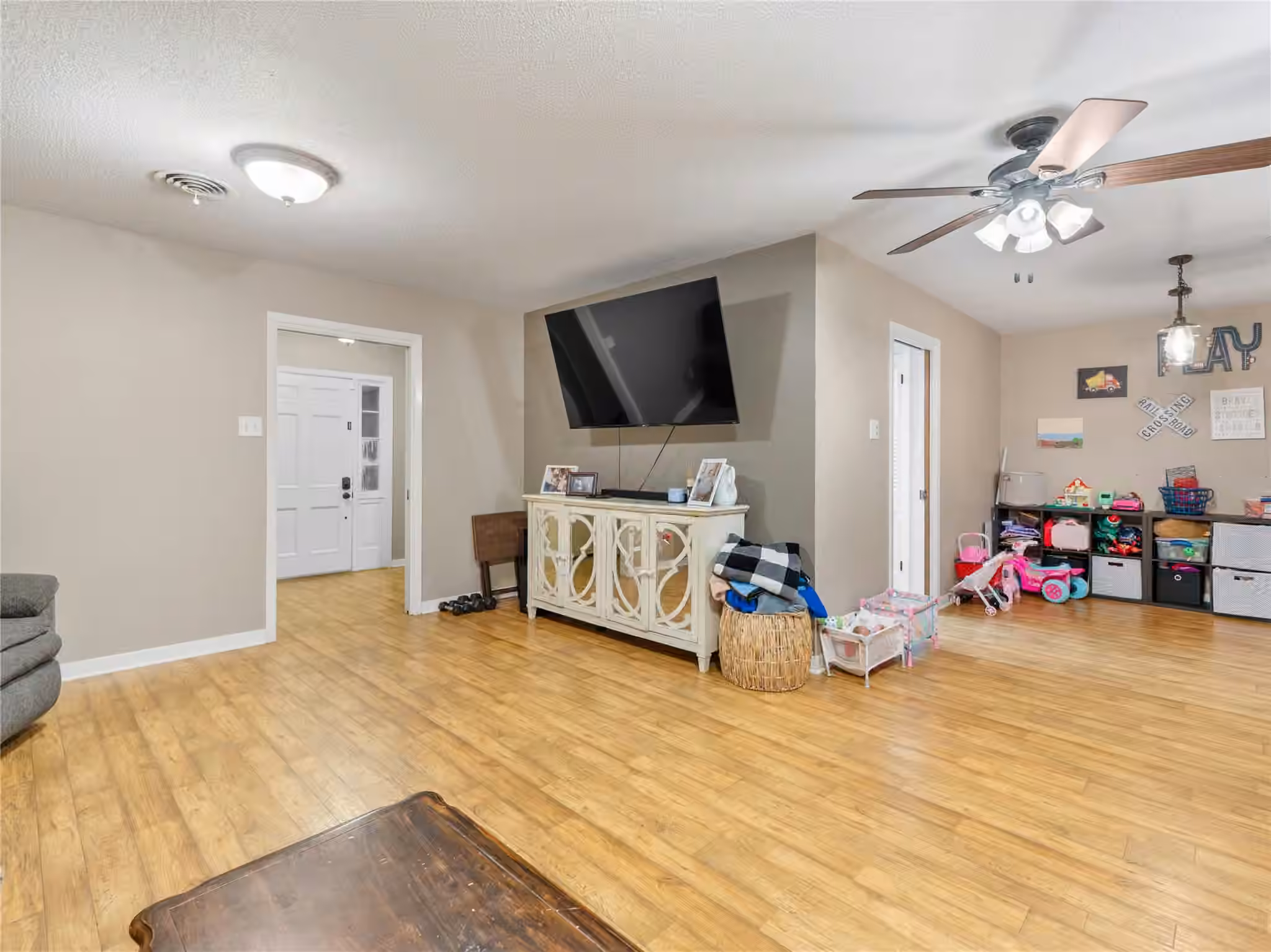 Photo 5 of 202 W West Street, El Campo, TX