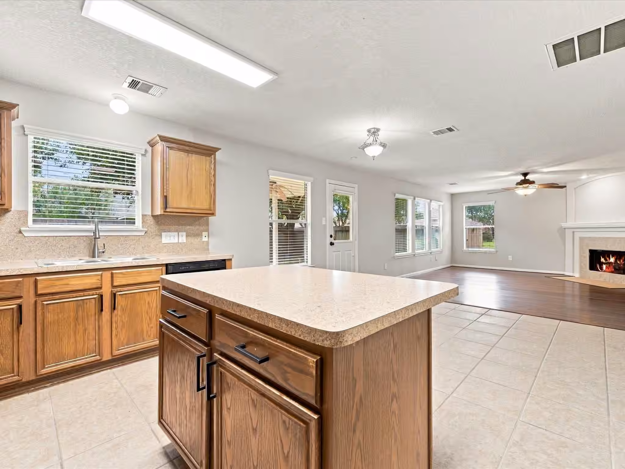 Photo 7 of 32302 Golden Oak Park Lane, Conroe, TX