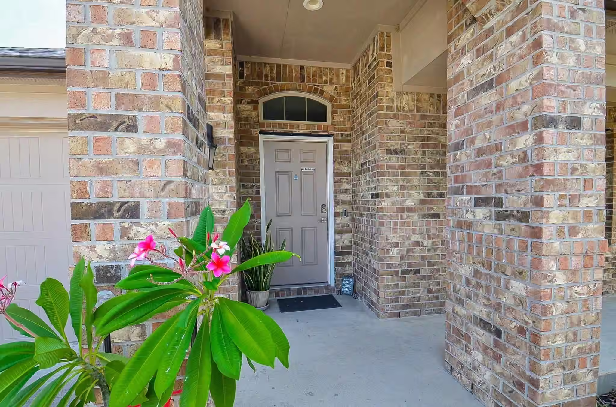 Photo 2 of 3023 Vales Point, Fresno, TX