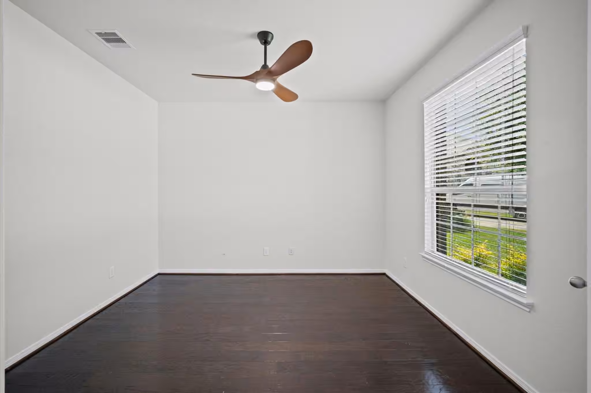 Photo 6 of 5635 Glenfield Spring Lane, Spring, TX