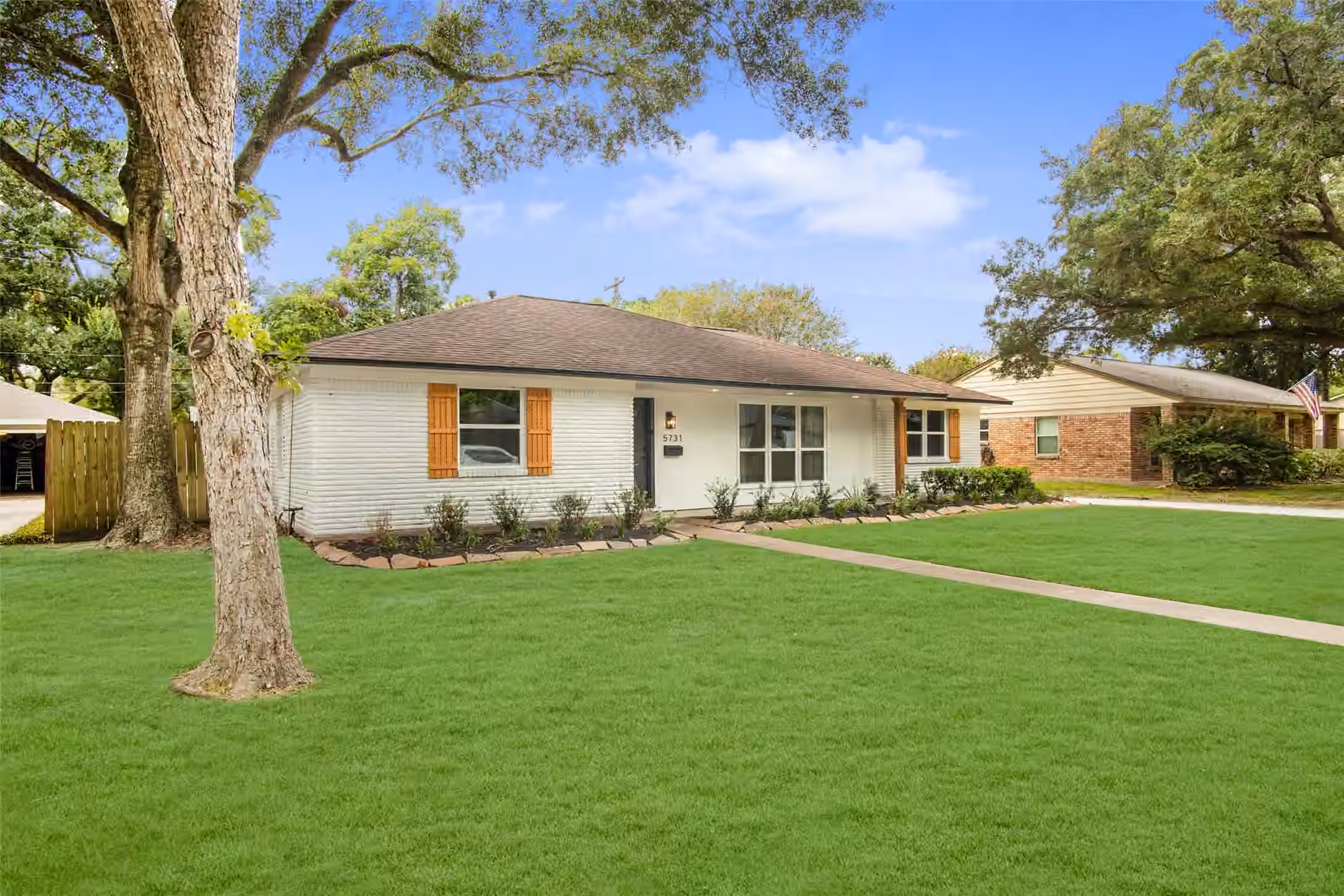 Photo 5 of 5731 Creekbend Drive, Houston, TX