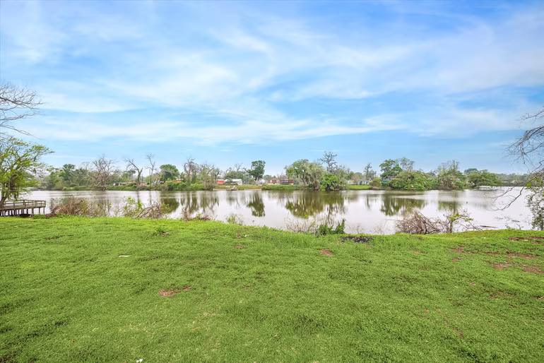 Photo of 201 Smilie Road Crossing Road, Angleton, TX