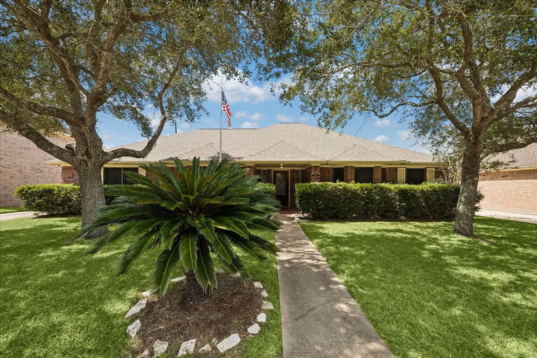 Photo of 3316 Windfern Dr, Pearland, TX 77581