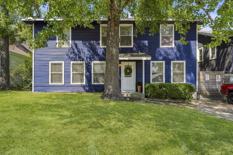 Photo of 1306 20 Street, Huntsville, TX 77340