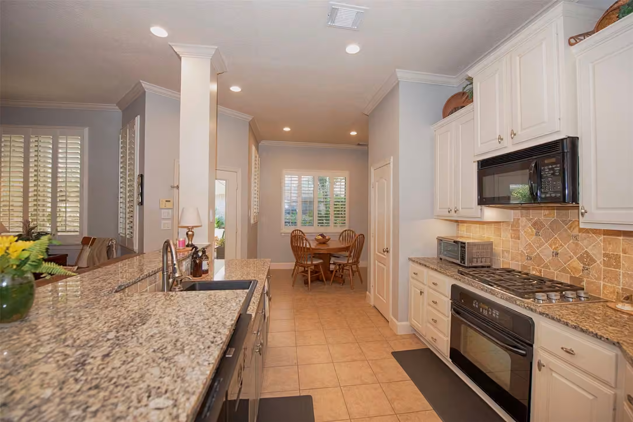 Photo 7 of 2402 Clippers Square, Nassau Bay, TX