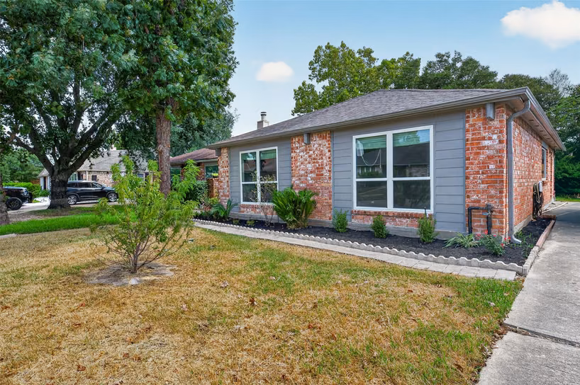 Photo 5 of 9523 Riverside Lodge Drive, Houston, TX