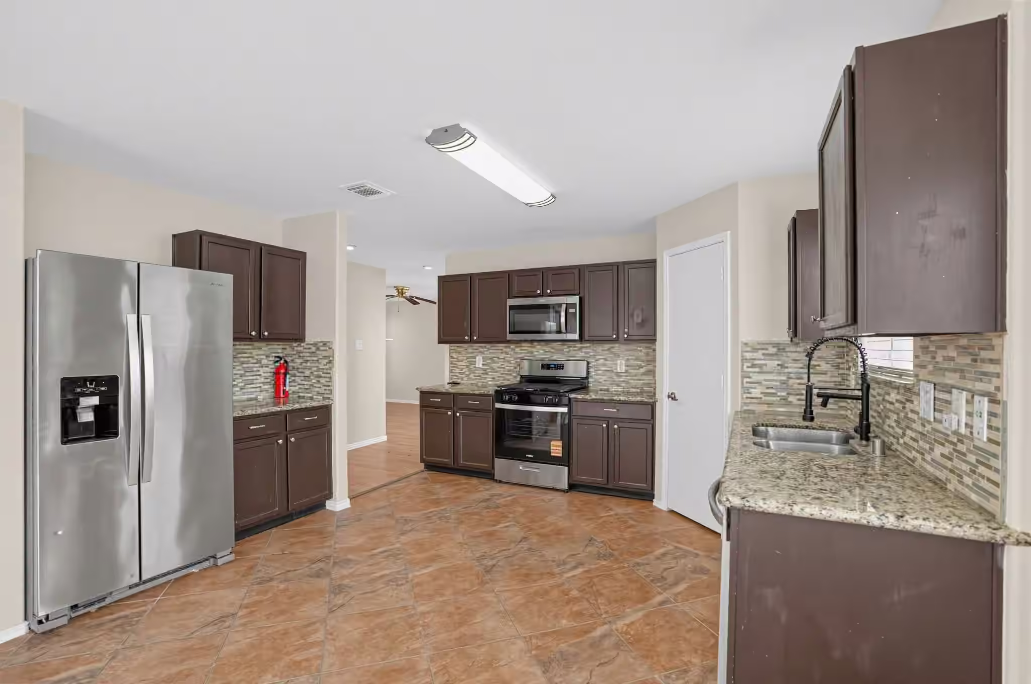 Photo 4 of 518 Starksboro Court, Houston, TX