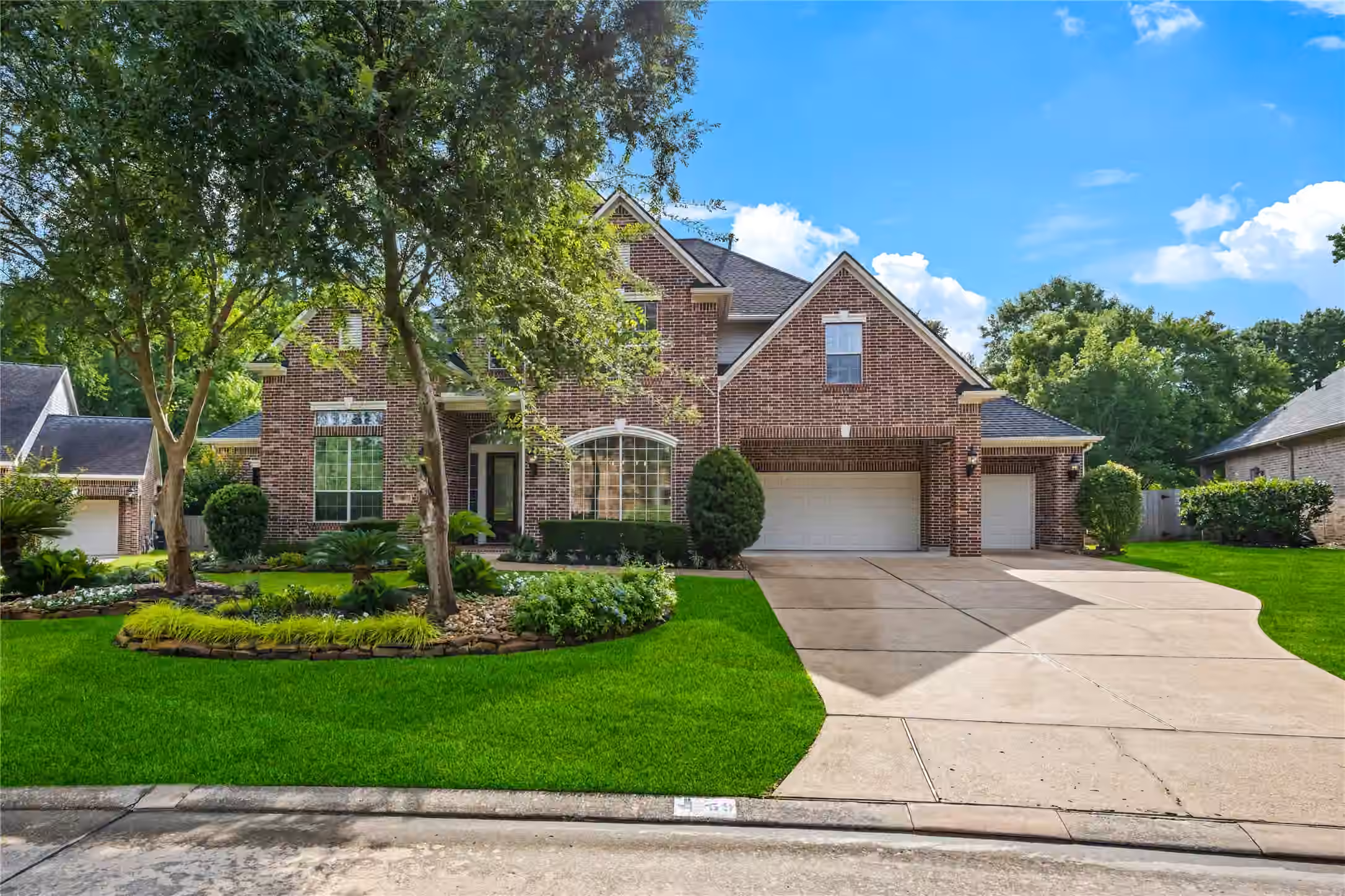 Photo 2 of 59 Nocturne Woods Place, The Woodlands, TX