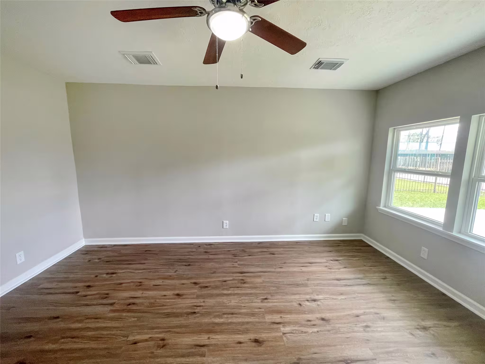 Photo 5 of 7634 Belbay Street, Houston, TX