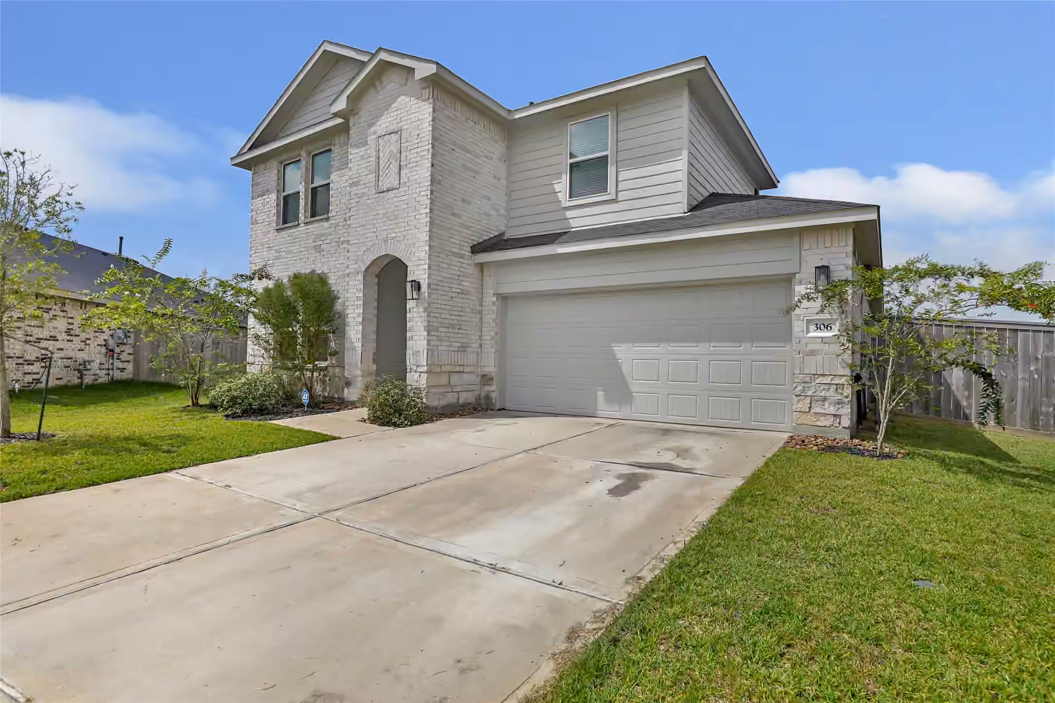 Photo 3 of 306 Springfield Shores Court, Crosby, TX