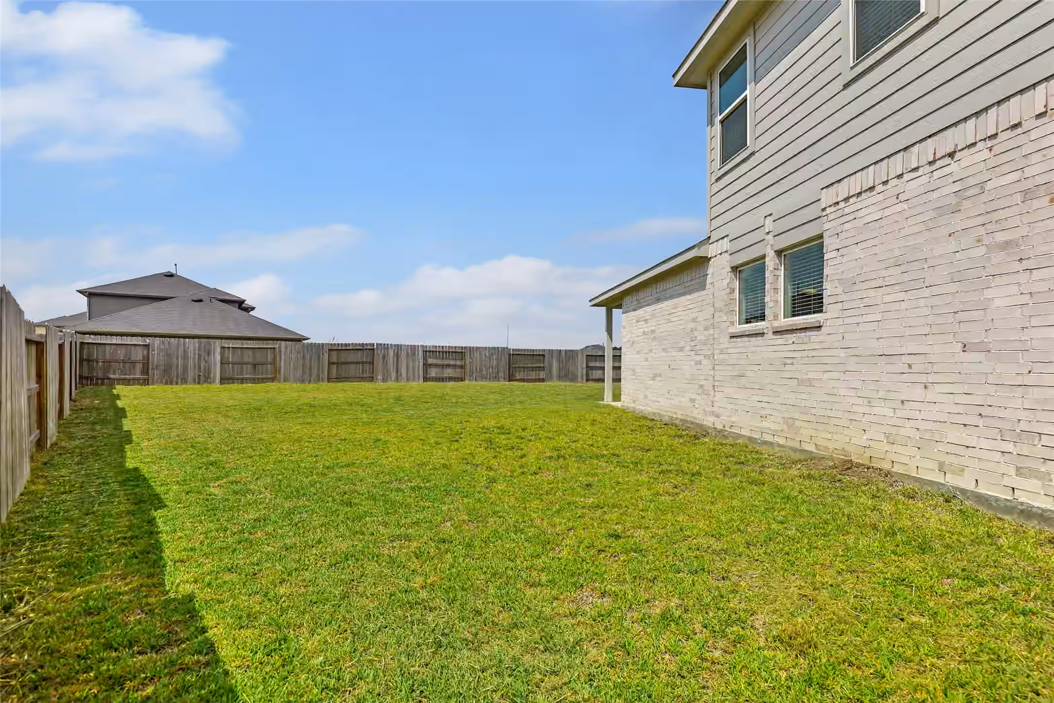 Photo 4 of 306 Springfield Shores Court, Crosby, TX