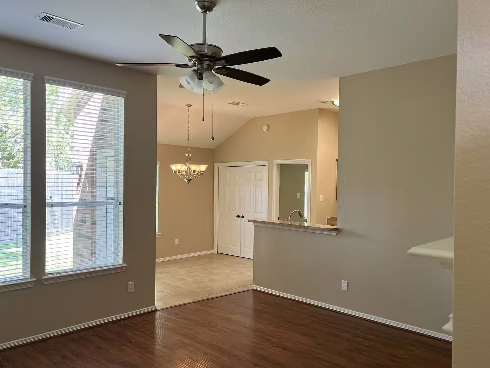 Photo 5 of 1826 Sherwood Forest Circle, League City, TX