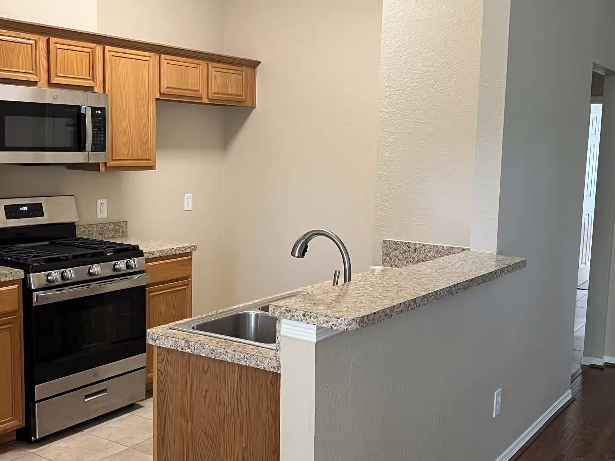 Photo 6 of 1826 Sherwood Forest Circle, League City, TX