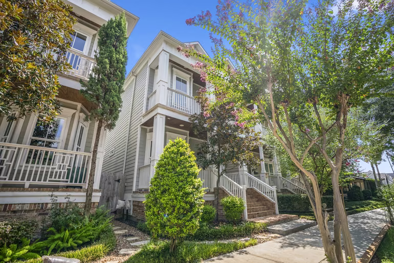Photo 2 of 218 E 27th Street A, Houston, TX