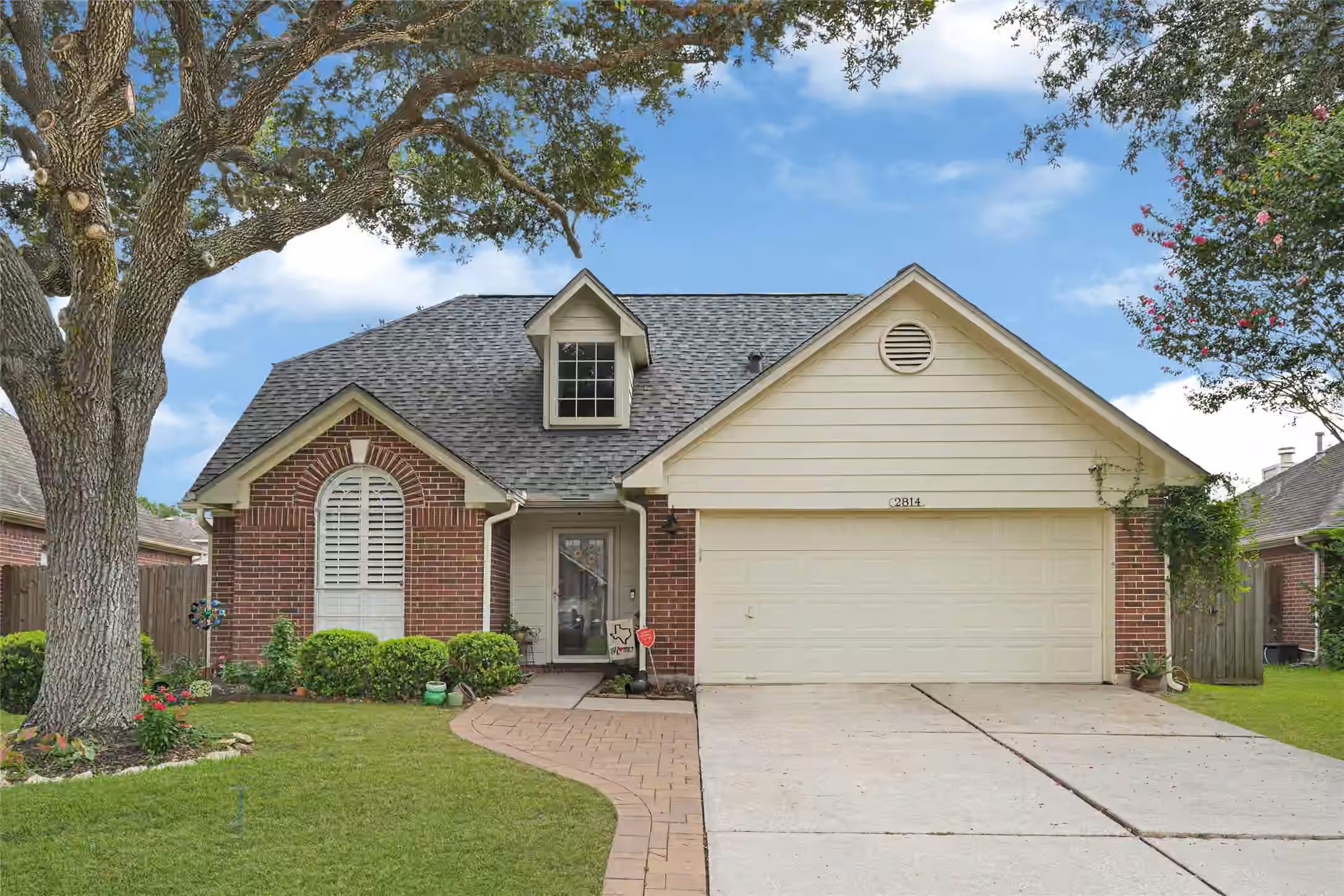 Photo 2 of 2814 Rolling Fog Drive, Friendswood, TX