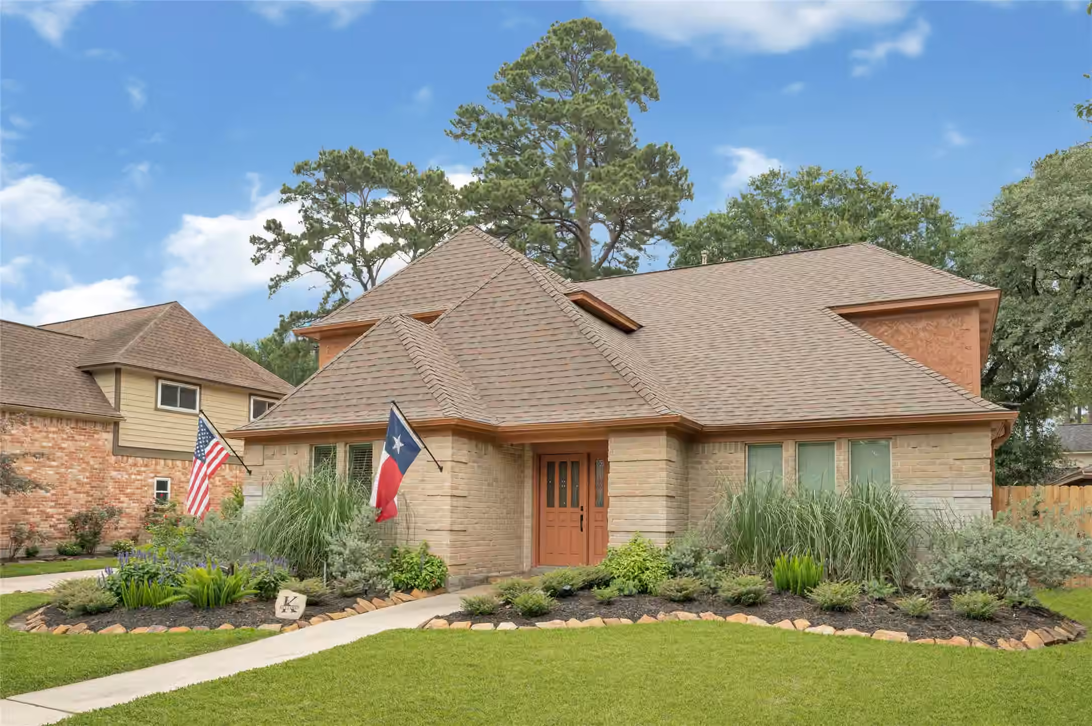 Photo 3 of 12926 Lake Mist Drive, Cypress, TX