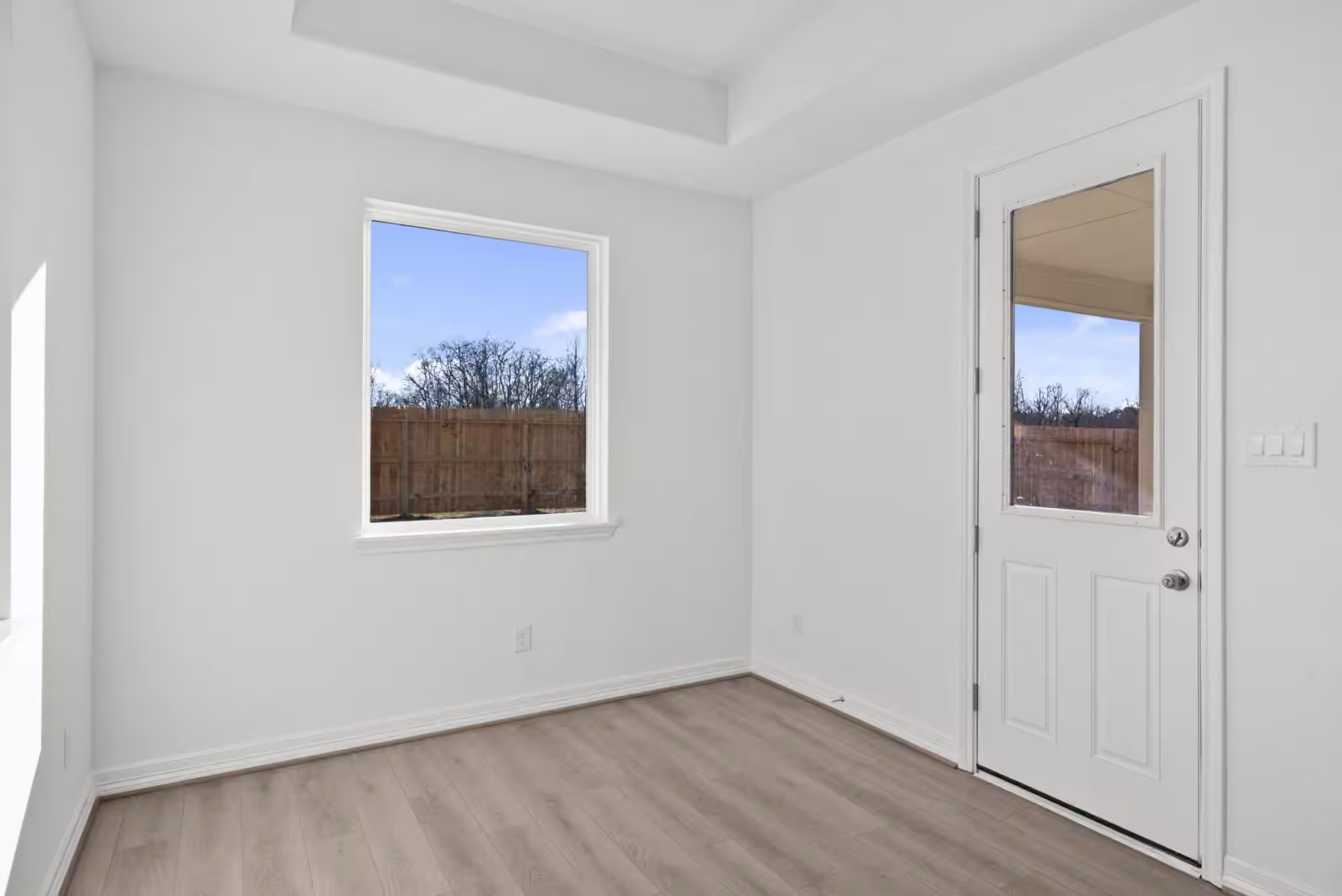 Photo 4 of 14818 Mission Avenue, Mont Belvieu, TX