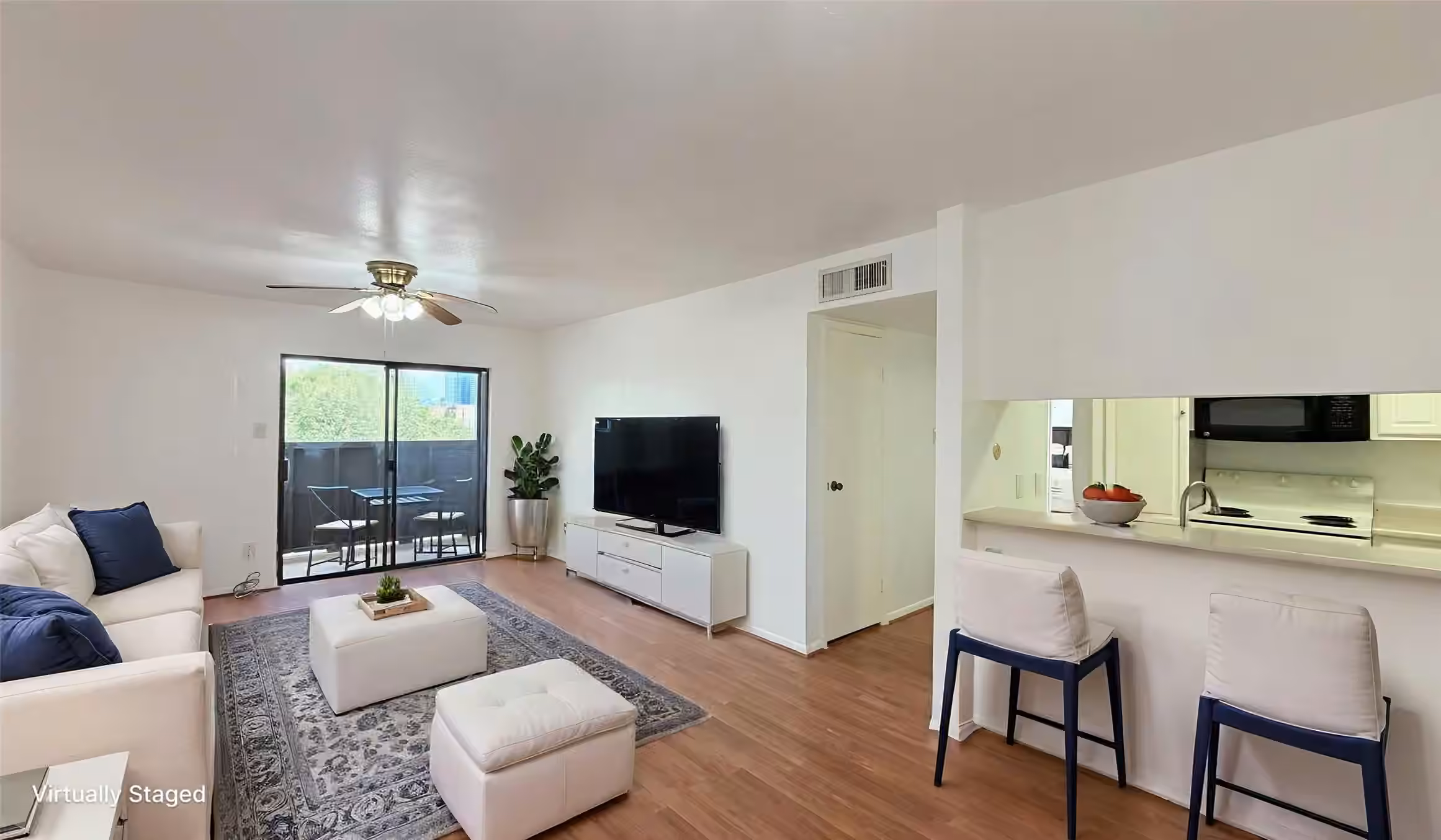 Photo 2 of 3075 Walnut Bend Lane 36, Houston, TX