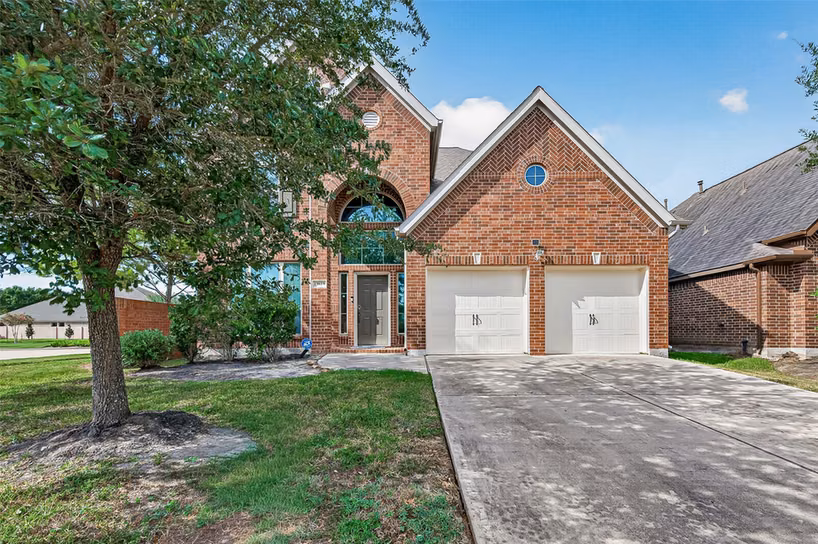 Photo 3 of 13813 Crystal Harbor Ln Lane, Pearland, TX
