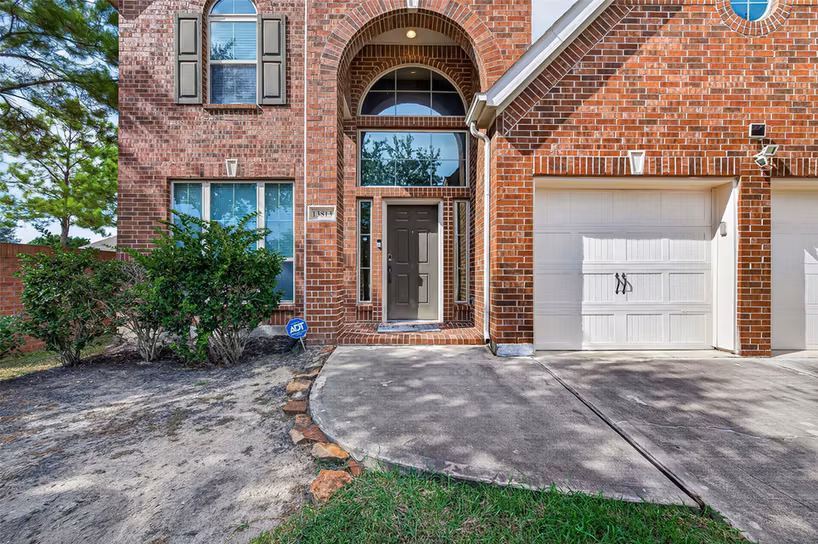 Photo 5 of 13813 Crystal Harbor Ln Lane, Pearland, TX