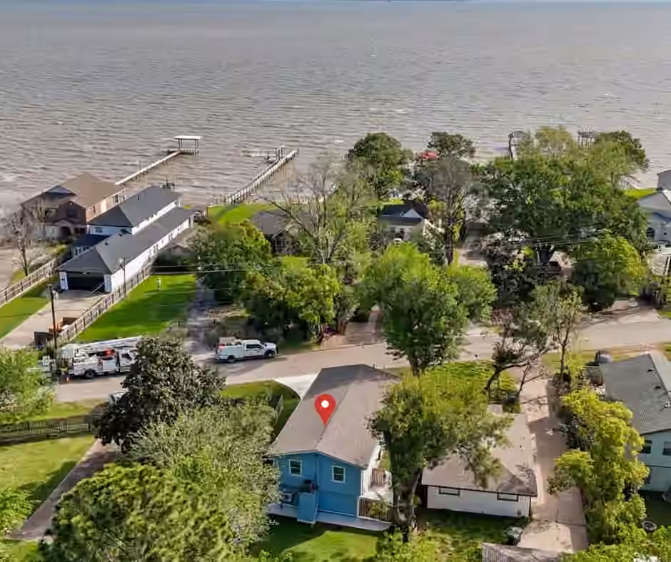 Photo 2 of 3802 Bayshore Drive, Bacliff, TX