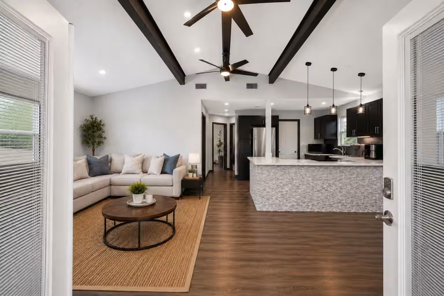 Photo 5 of 3802 Bayshore Drive, Bacliff, TX