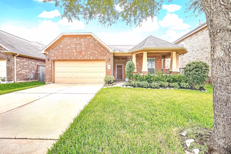 Photo of 6835 Blue Glade Drive, Richmond, TX 77406