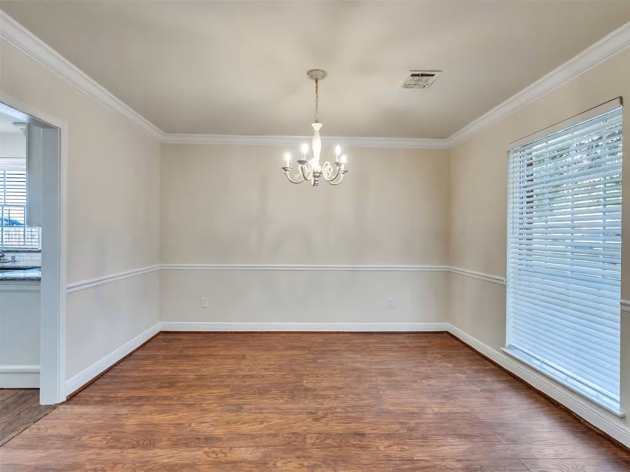 Photo 5 of 7814 Knob Hill Avenue, Pasadena, TX