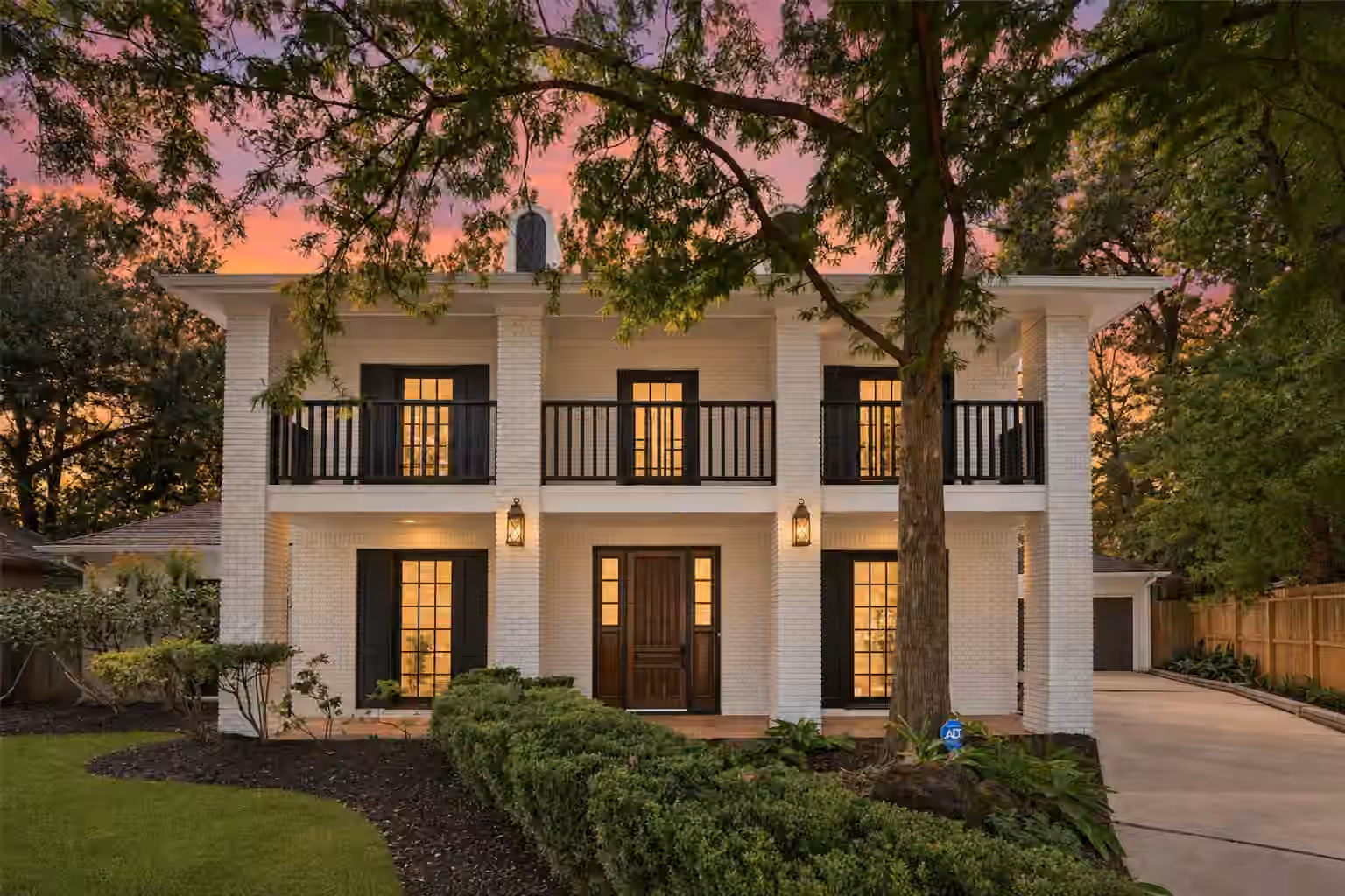Photo of 1422 Trace Dr, Houston, TX