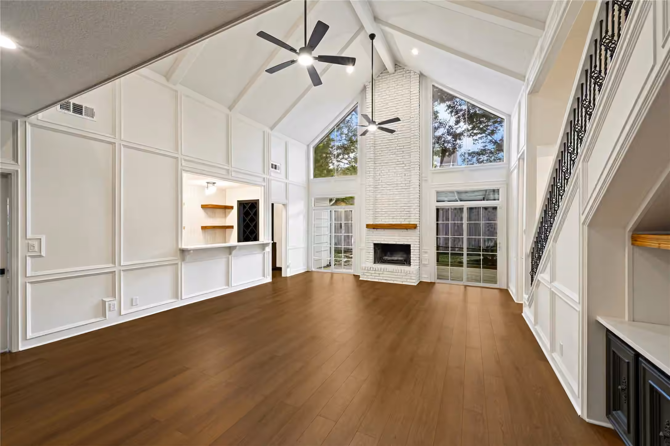 Photo 3 of 1422 Trace Dr, Houston, TX