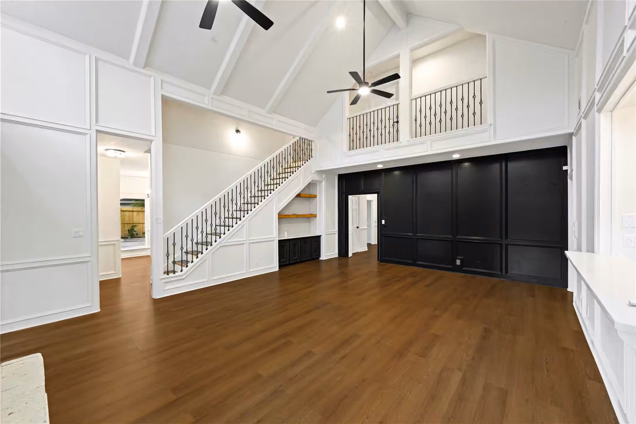 Photo 5 of 1422 Trace Dr, Houston, TX