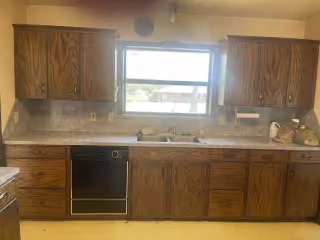 Photo 3 of 425 Margaret Street, El Campo, TX